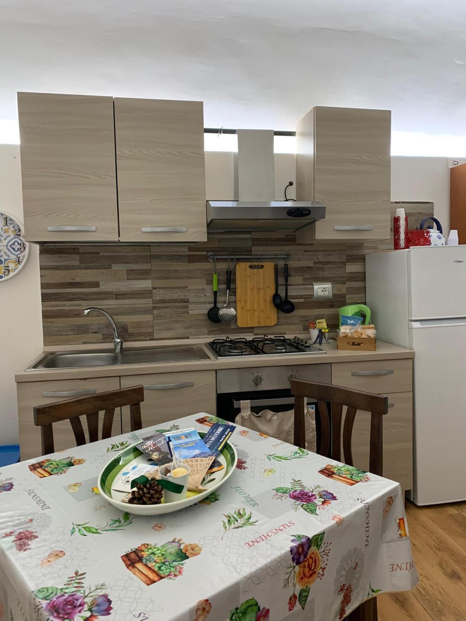 Arco Del Vescovo 1 Ξενοδοχείο Acireale Δωμάτιο φωτογραφία